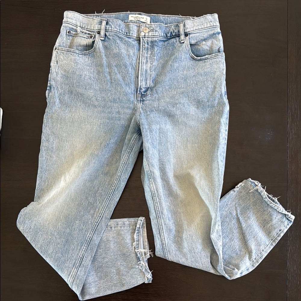 Abercrombie & Fitch Light Wash Straight Leg Jeans